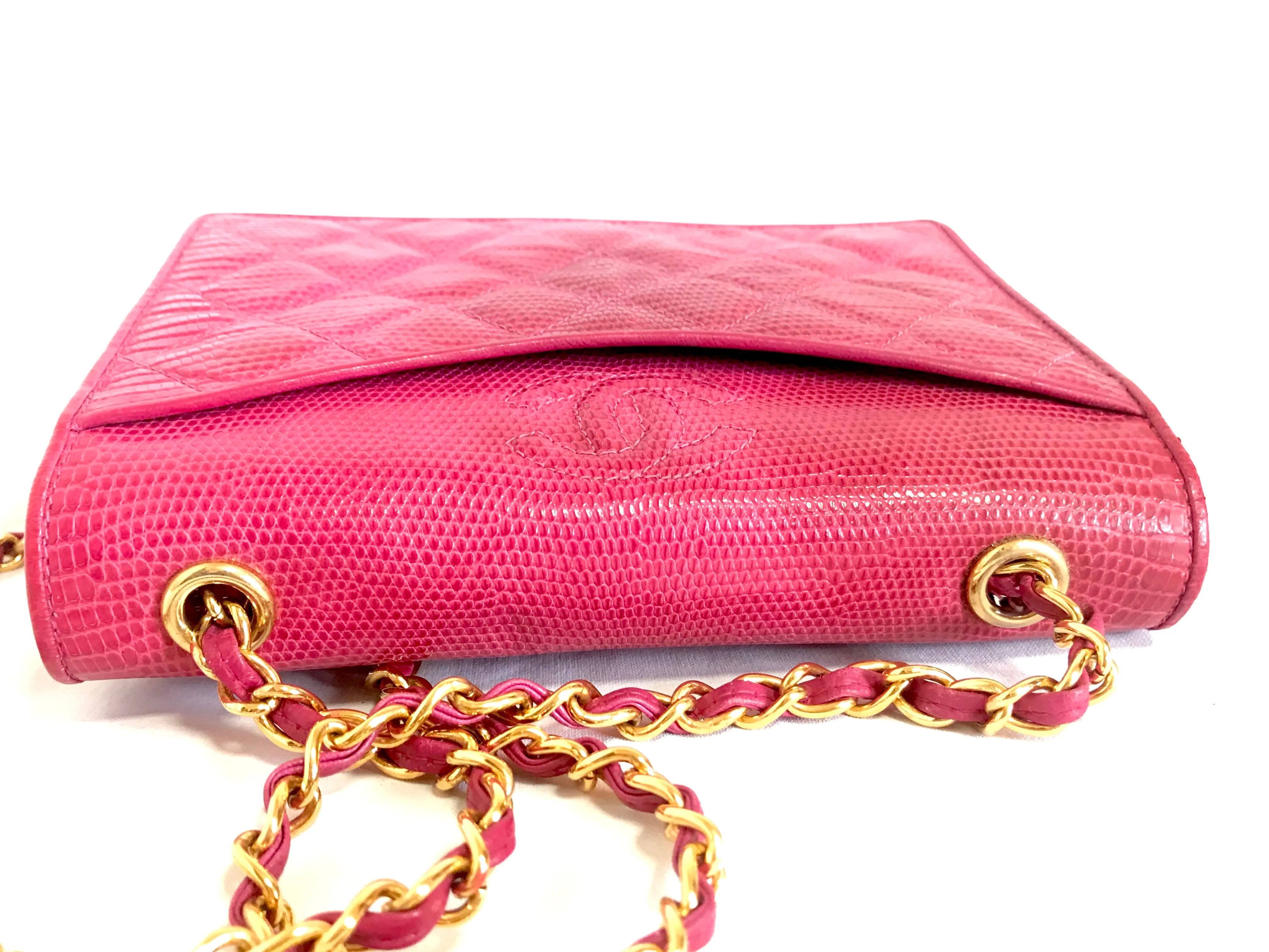 Vintage CHANEL hot pink genuine lizard leather envelop style flap shoulder bag with CC stitch mark and golden chain strap. Rare masterpiece. 050316r2