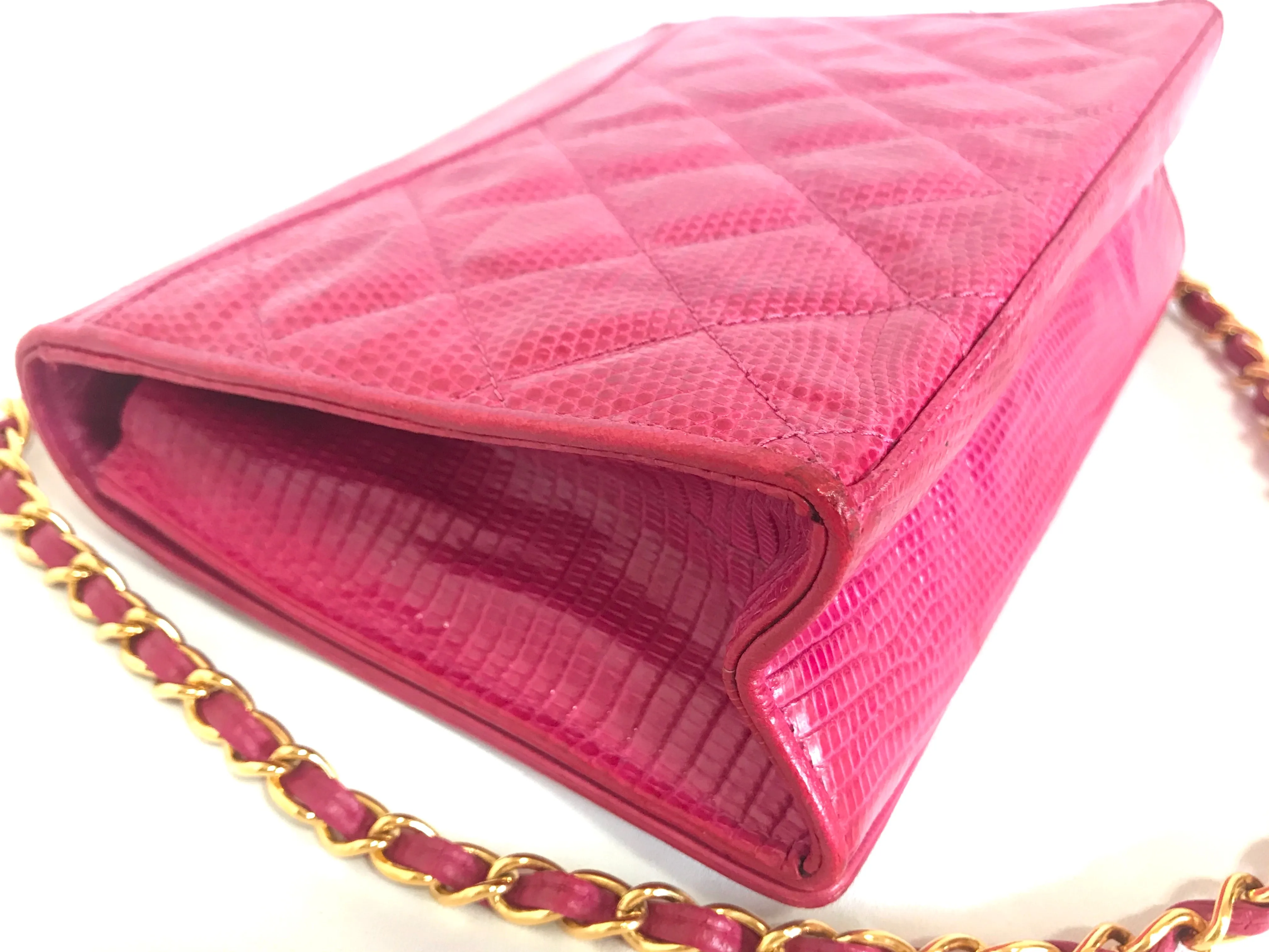 Vintage CHANEL hot pink genuine lizard leather envelop style flap shoulder bag with CC stitch mark and golden chain strap. Rare masterpiece. 050316r2
