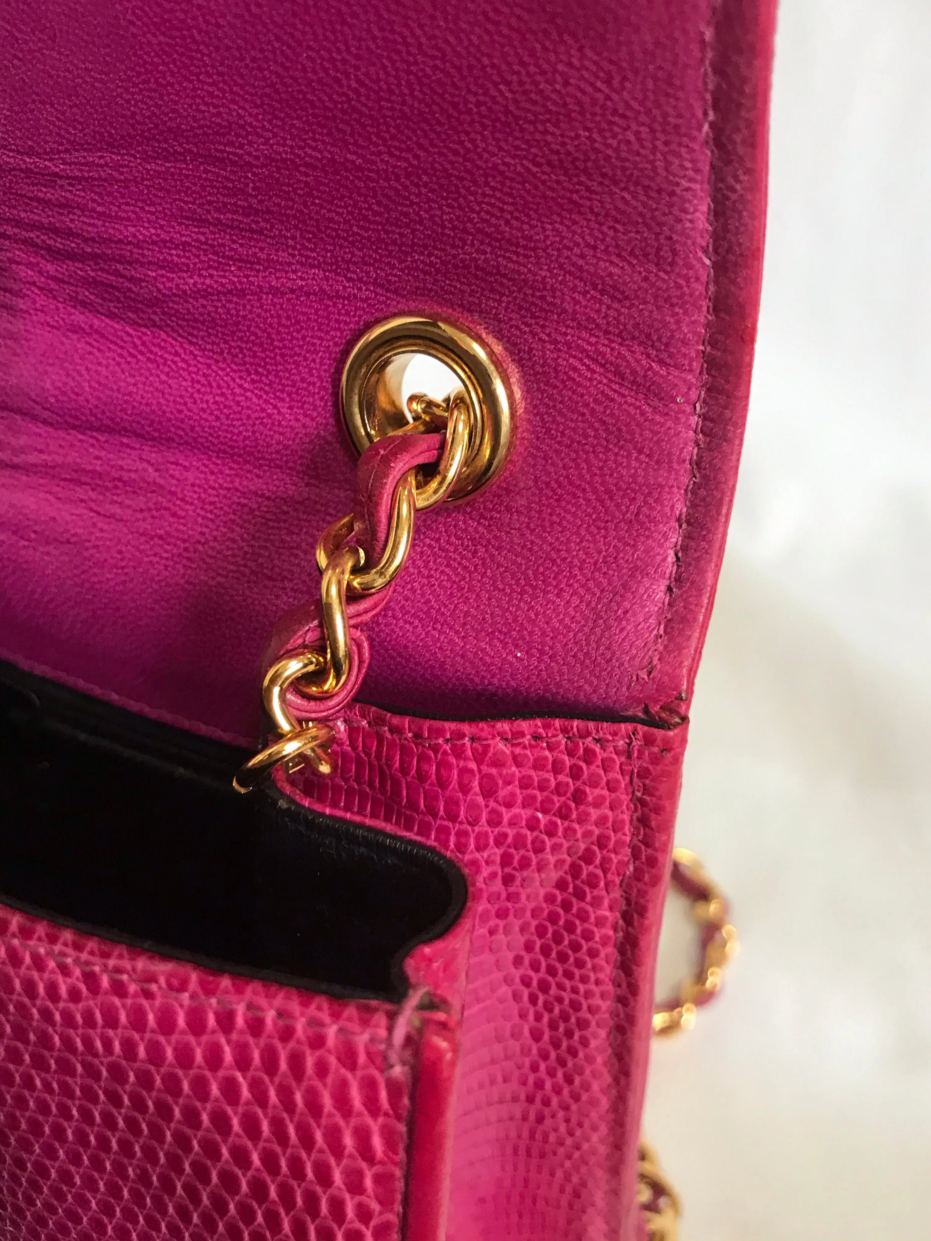 Vintage CHANEL hot pink genuine lizard leather envelop style flap shoulder bag with CC stitch mark and golden chain strap. Rare masterpiece. 050316r2