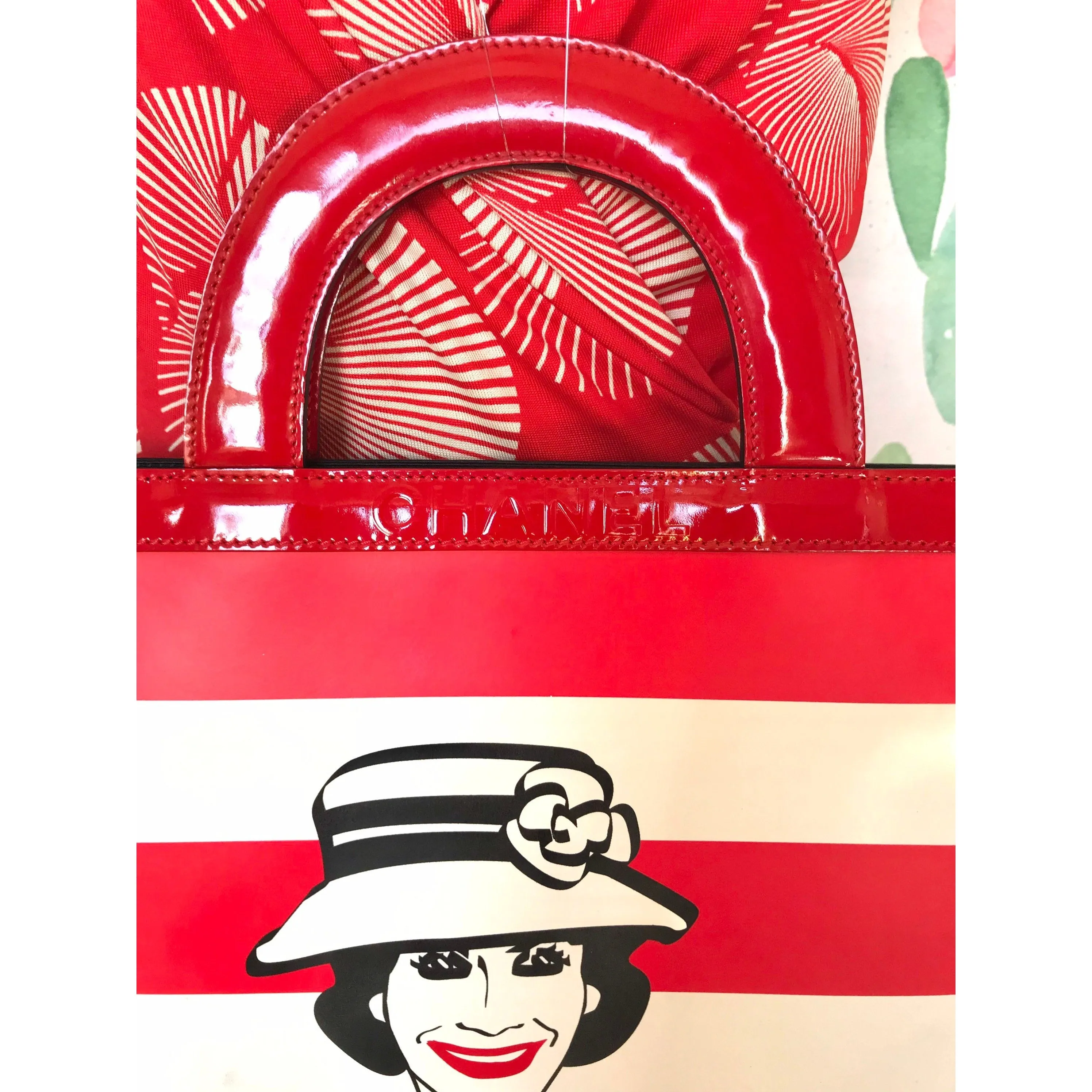 Vintage CHANEL patent illustration, Gabrielle portrait mademoiselle print enamel tote. Rare Chanel purse with Big Chanel smile. 060702re